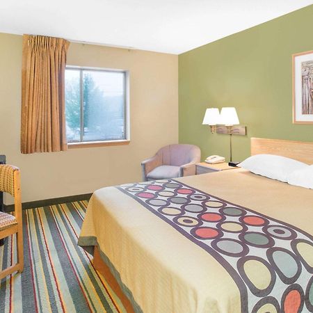 Super 8 By Wyndham East Moline Exterior foto
